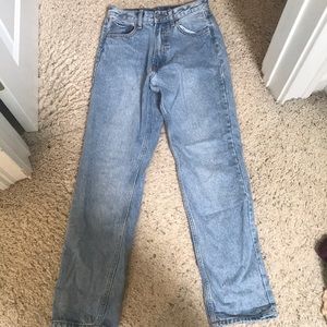 Brandy Melville boyfriend jeans